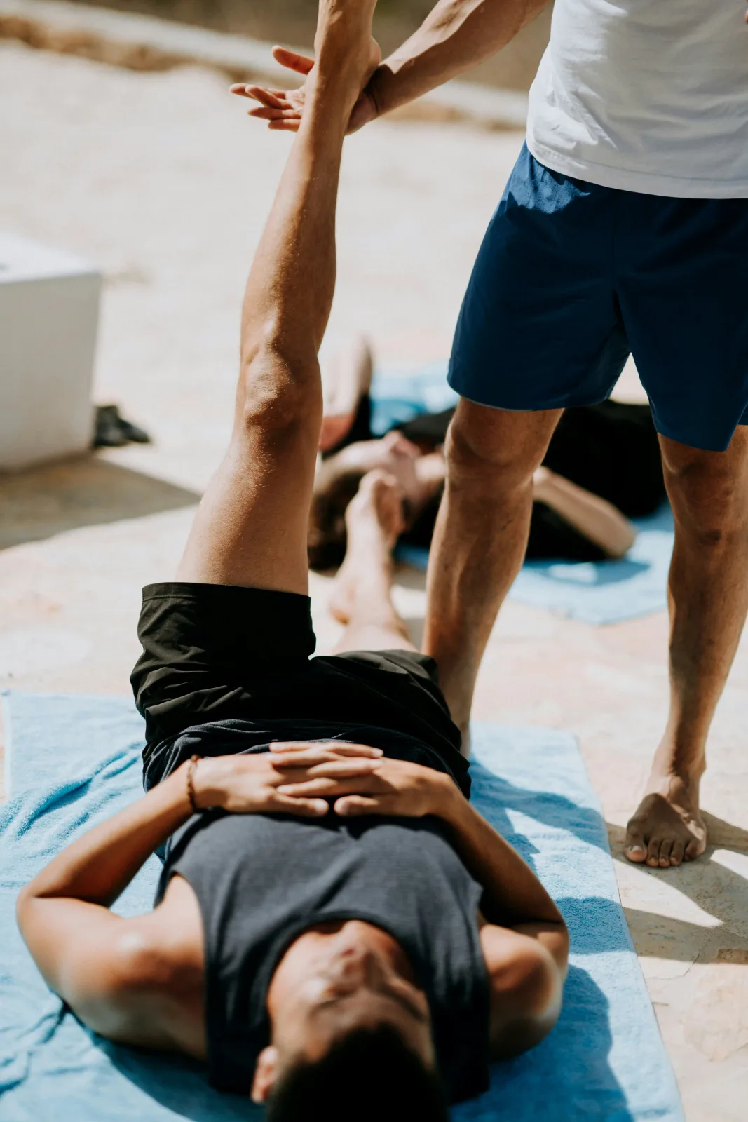 Personal Training in Köln: persönliche Betreuung bei einer Mobility-Übung